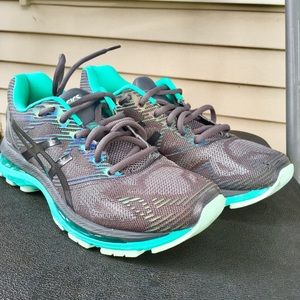 Like New ASICS Gel Nimbus 19 Liteshow 8.5